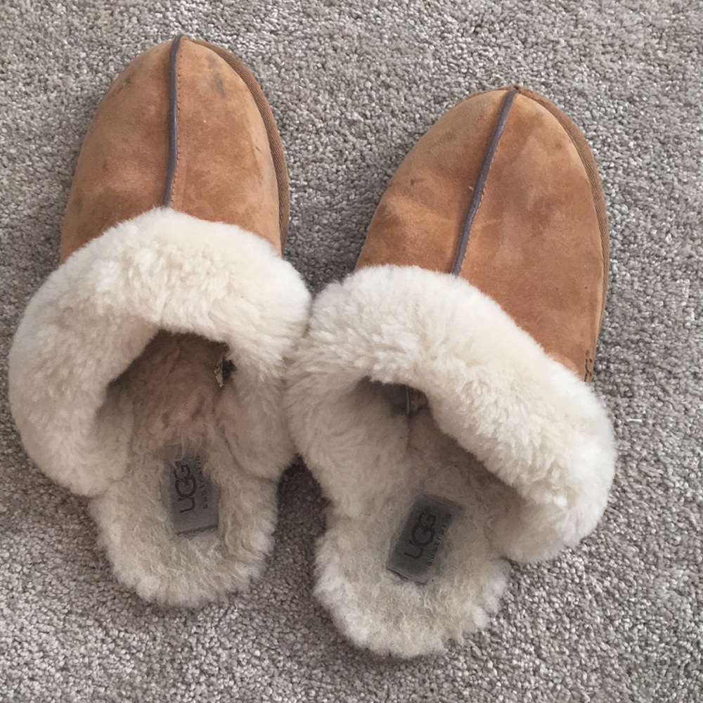 UGG slippers size 8
